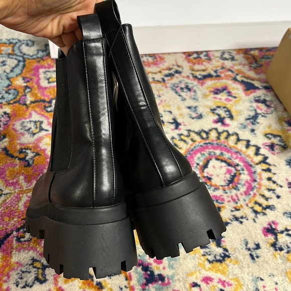 Zara vegan leather chunky lug sole boots - Picture 7 of 12